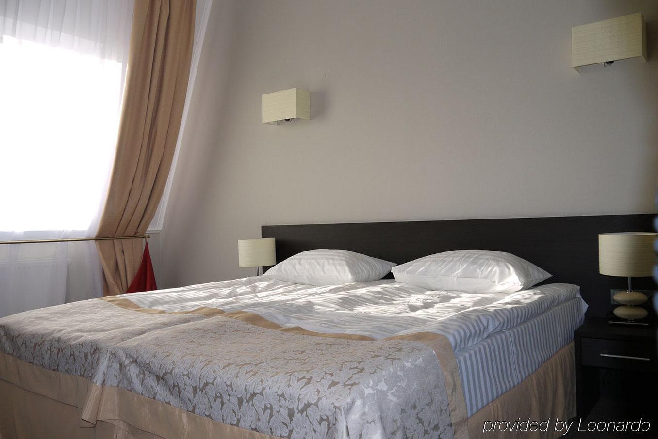 Optima Kropyvnytskyi Hotel Exteriör bild